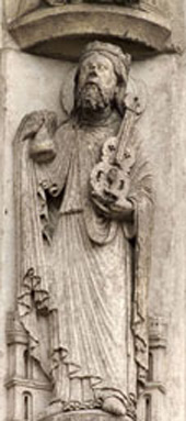 Statue de la cathédrale de Chartres